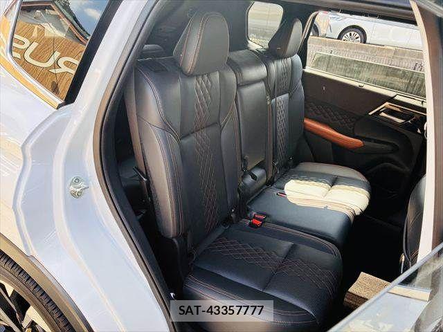 Mitsubishi OUTLANDER PHEV 2023-06 8337328-8