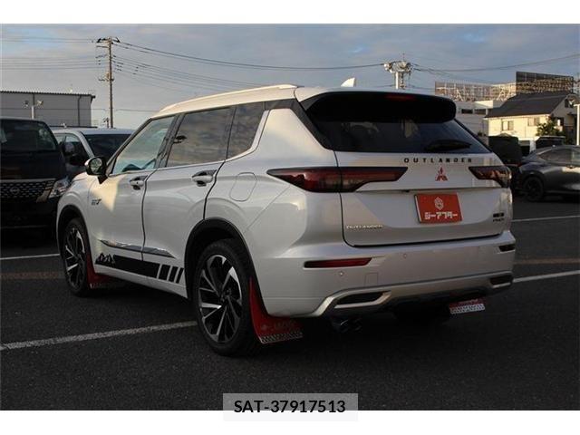 Mitsubishi OUTLANDER PHEV 2022-04 8337334-11