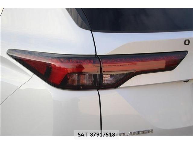 Mitsubishi OUTLANDER PHEV 2022-04 8337334-25