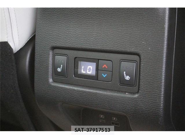Mitsubishi OUTLANDER PHEV 2022-04 8337334-6