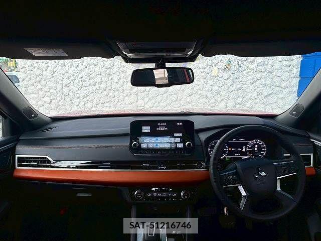 Mitsubishi OUTLANDER PHEV 2022-01 8337332-2