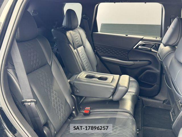 Mitsubishi OUTLANDER PHEV 2024-08 8355300-17