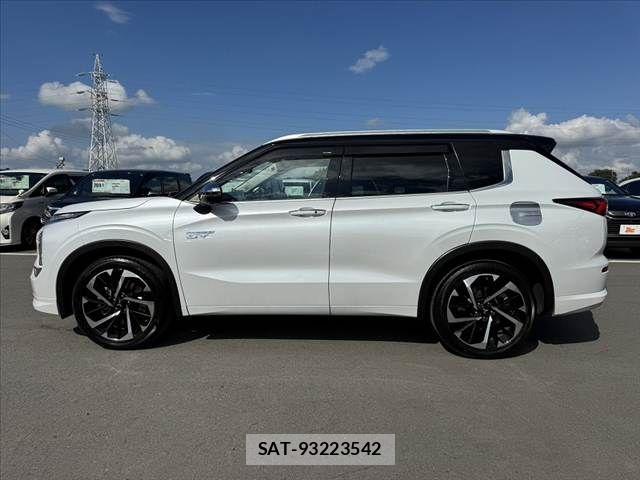 Mitsubishi OUTLANDER PHEV 2022-05 8355302-10