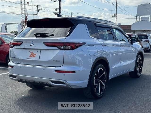 Mitsubishi OUTLANDER PHEV 2022-05 8355302-14