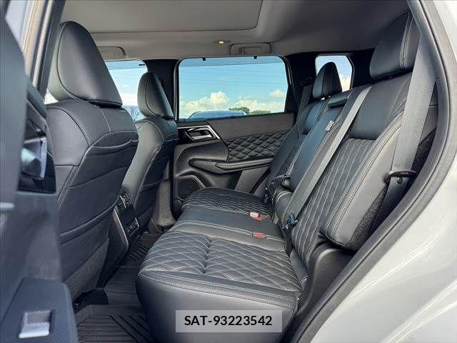 Mitsubishi OUTLANDER PHEV 2022-05 8355302-17