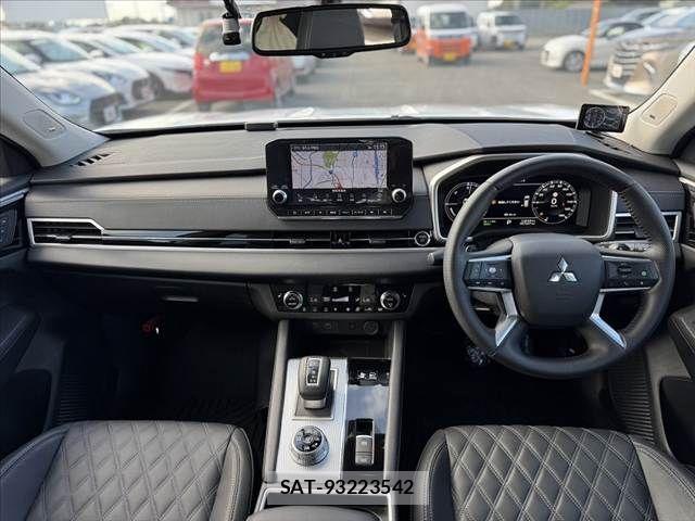 Mitsubishi OUTLANDER PHEV 2022-05 8355302-1
