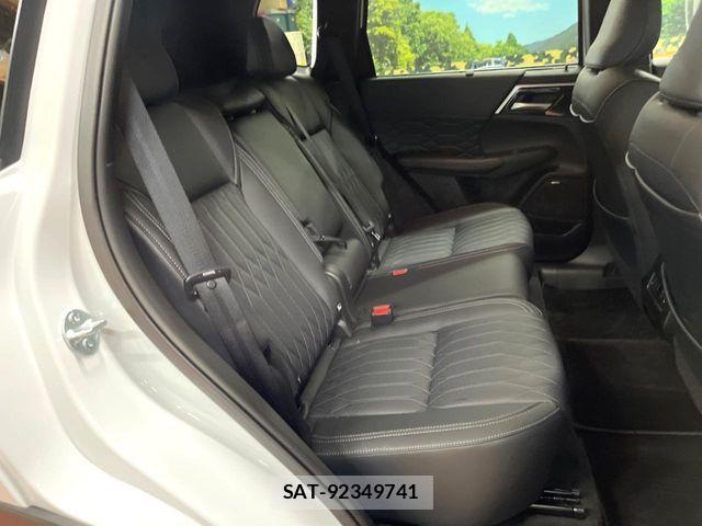 Mitsubishi OUTLANDER PHEV 2024-11 8355298-8