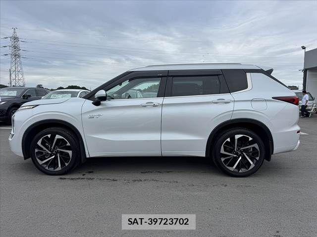 Mitsubishi OUTLANDER PHEV 2022-02 8355301-10