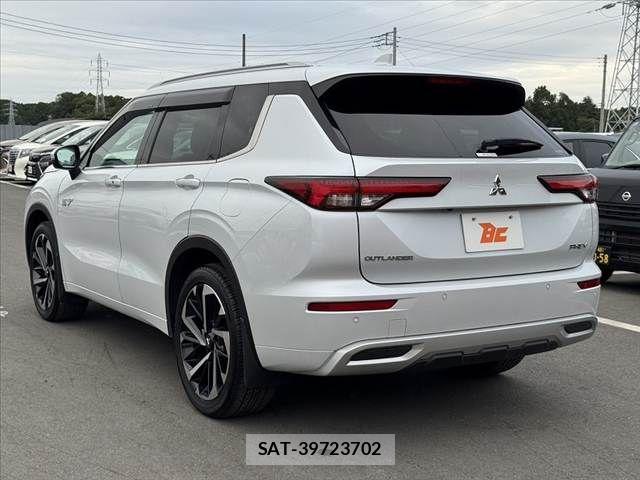 Mitsubishi OUTLANDER PHEV 2022-02 8355301-12