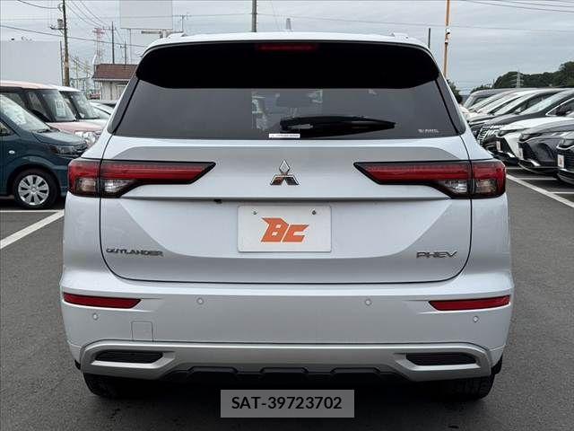 Mitsubishi OUTLANDER PHEV 2022-02 8355301-13