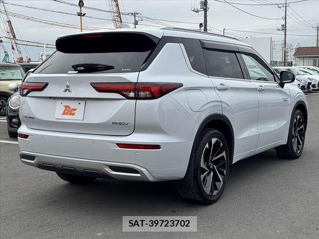 Mitsubishi OUTLANDER PHEV 2022-02 8355301-14