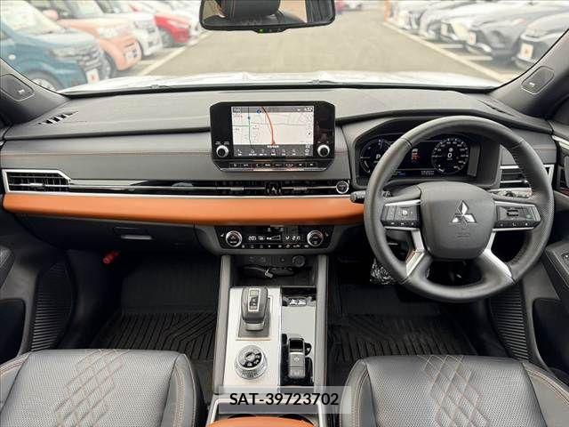 Mitsubishi OUTLANDER PHEV 2022-02 8355301-1