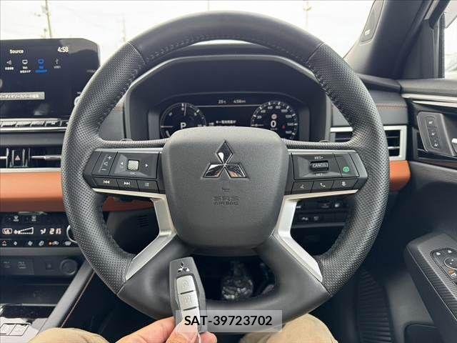 Mitsubishi OUTLANDER PHEV 2022-02 8355301-6