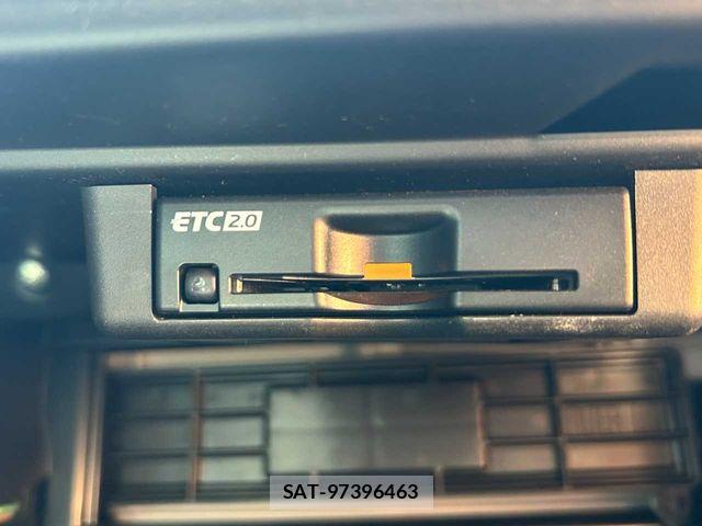 Mitsubishi OUTLANDER PHEV 2022-06 8368039-12