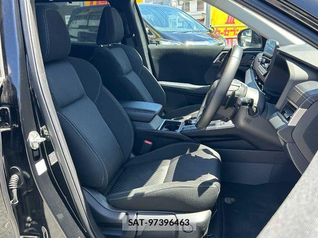 Mitsubishi OUTLANDER PHEV 2022-06 8368039-13