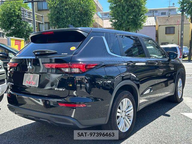 Mitsubishi OUTLANDER PHEV 2022-06 8368039-23