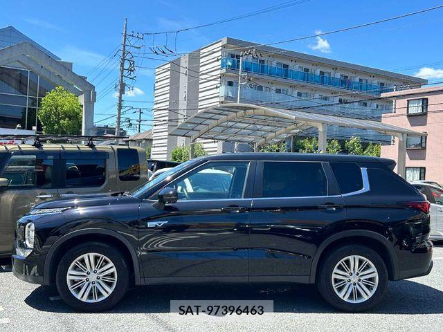 Mitsubishi OUTLANDER PHEV 2022-06 8368039-26