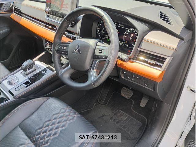 Mitsubishi OUTLANDER PHEV 2024-09 8368034-9