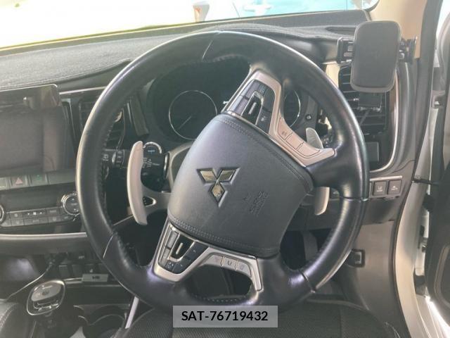 Mitsubishi OUTLANDER PHEV 2017-02 8368043-15