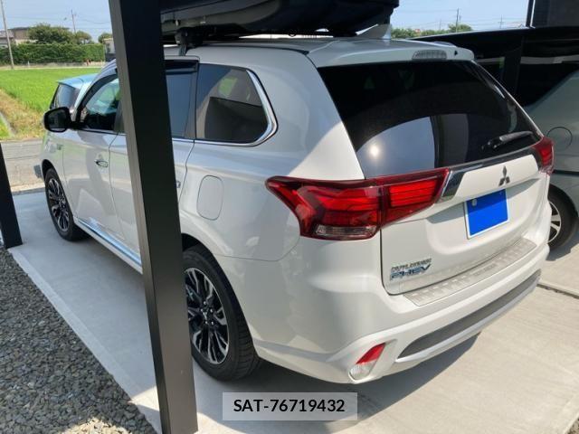 Mitsubishi OUTLANDER PHEV 2017-02 8368043-2