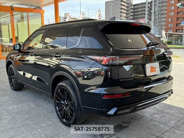 Mitsubishi OUTLANDER PHEV 2026-03 8368032-12