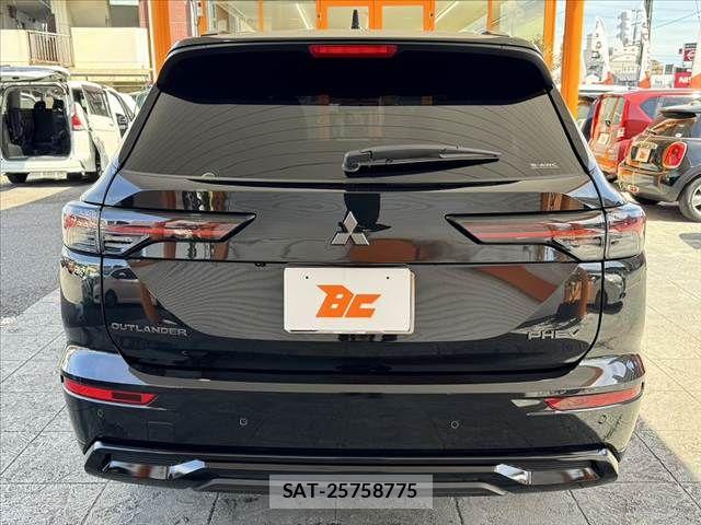 Mitsubishi OUTLANDER PHEV 2026-03 8368032-13
