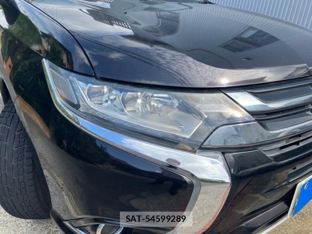Mitsubishi OUTLANDER PHEV 2015-10 8368042-9