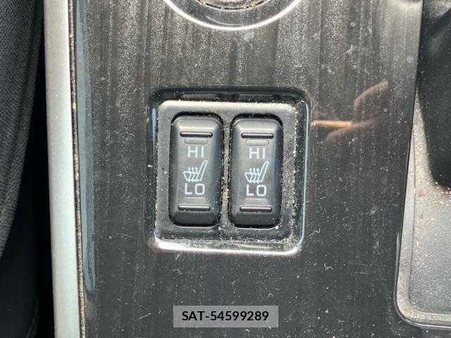 Mitsubishi OUTLANDER PHEV 2015-10 8368042-25