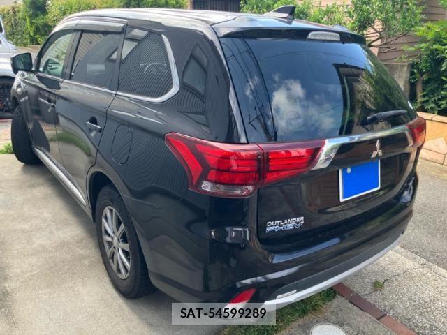 Mitsubishi OUTLANDER PHEV 2015-10 8368042-8
