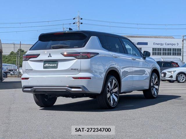 Mitsubishi OUTLANDER PHEV 2025-08 8368033-24