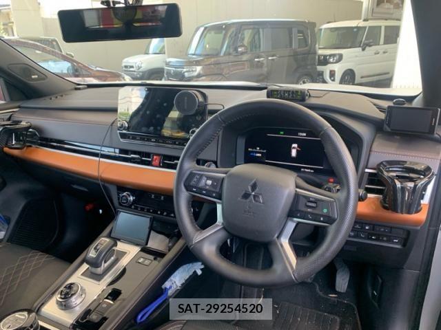 Mitsubishi OUTLANDER PHEV 2022-06 8368035-12