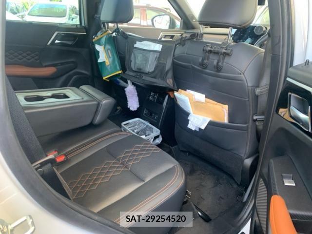 Mitsubishi OUTLANDER PHEV 2022-06 8368035-16