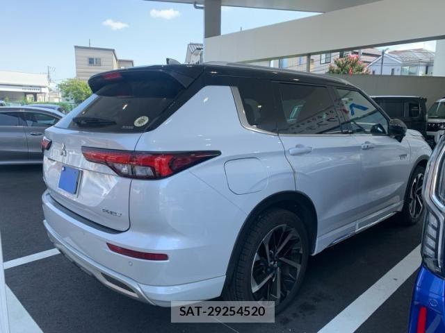 Mitsubishi OUTLANDER PHEV 2022-06 8368035-3