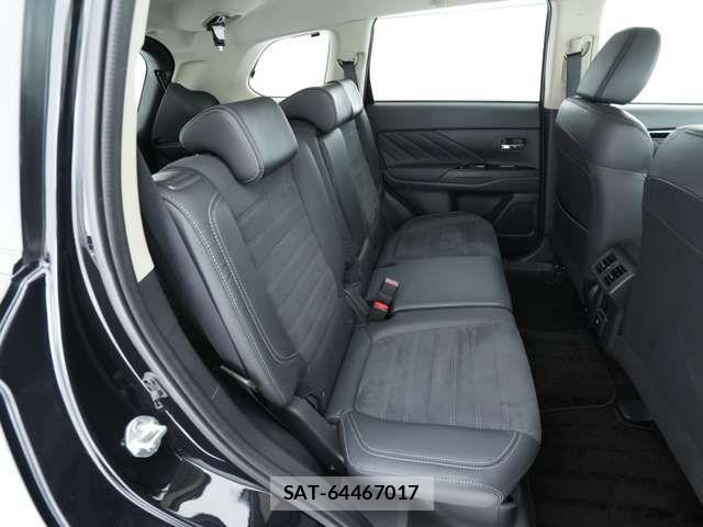 Mitsubishi OUTLANDER PHEV 2018-12 8368040-6