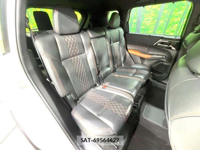 Mitsubishi OUTLANDER PHEV 2022-07 8368037-9