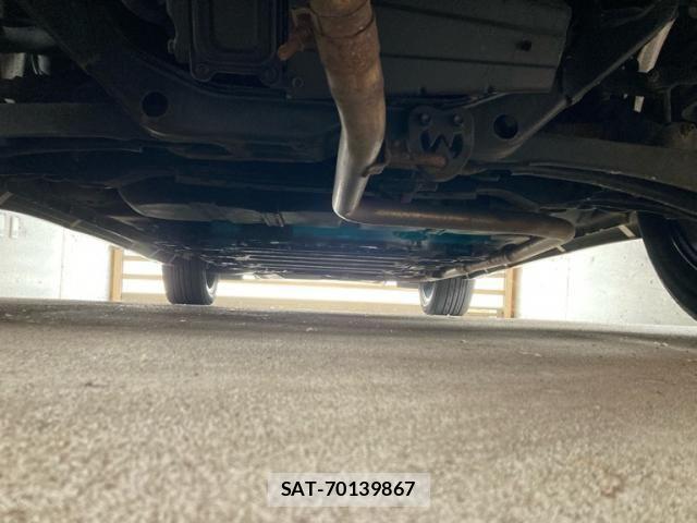Mitsubishi OUTLANDER PHEV 2013-12 8372024-9