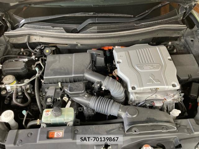 Mitsubishi OUTLANDER PHEV 2013-12 8372024-11
