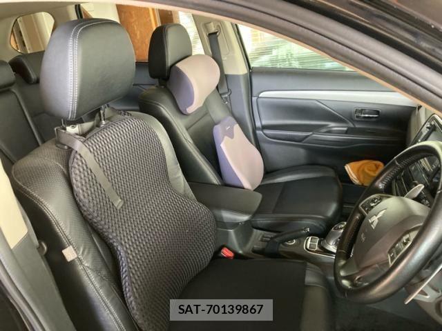 Mitsubishi OUTLANDER PHEV 2013-12 8372024-14