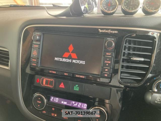 Mitsubishi OUTLANDER PHEV 2013-12 8372024-20