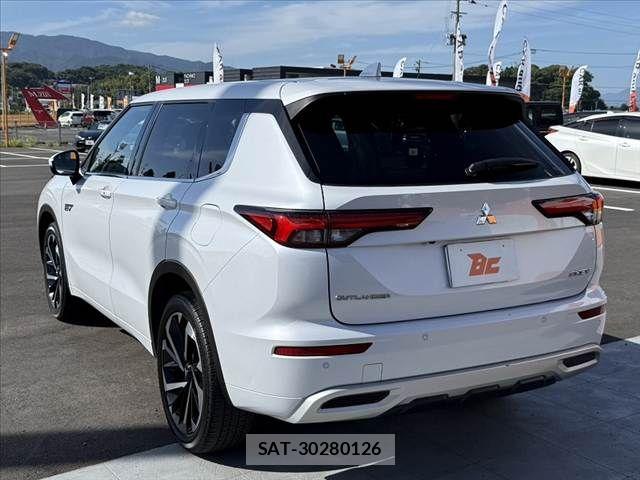 Mitsubishi OUTLANDER PHEV 2022-12 8372022-14