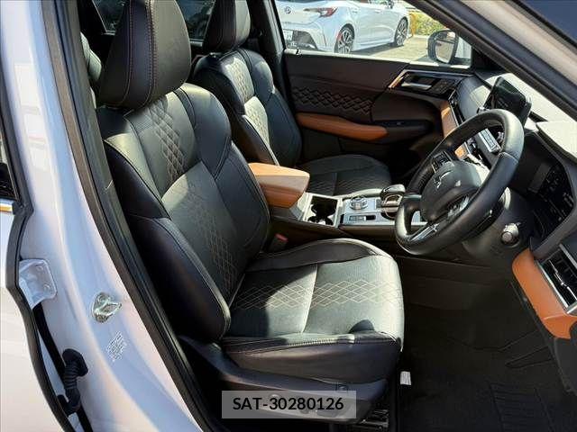 Mitsubishi OUTLANDER PHEV 2022-12 8372022-15