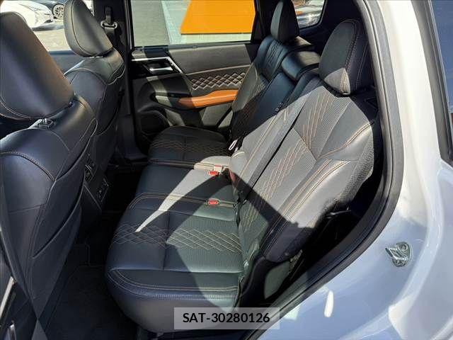 Mitsubishi OUTLANDER PHEV 2022-12 8372022-18