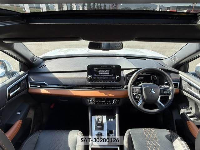 Mitsubishi OUTLANDER PHEV 2022-12 8372022-1