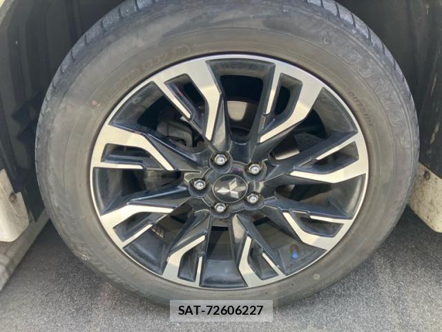Mitsubishi OUTLANDER PHEV 2015-09 8414266-9