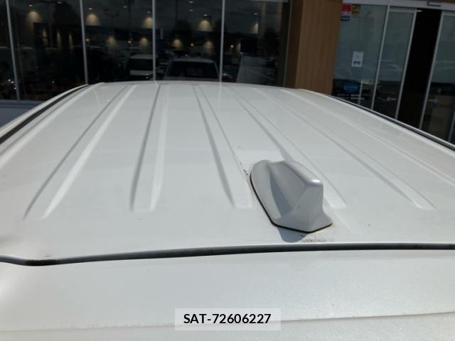 Mitsubishi OUTLANDER PHEV 2015-09 8414266-12