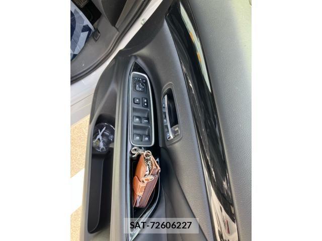 Mitsubishi OUTLANDER PHEV 2015-09 8414266-17
