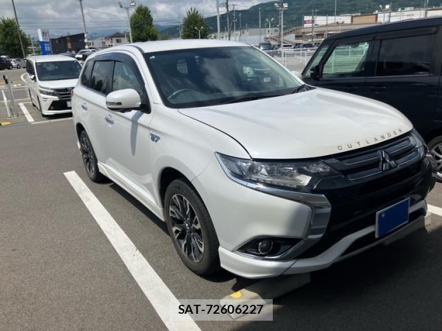 Mitsubishi OUTLANDER PHEV 2015-09 8414266-1