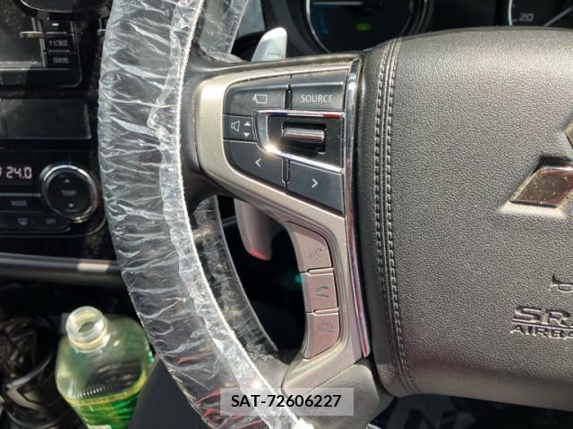 Mitsubishi OUTLANDER PHEV 2015-09 8414266-20