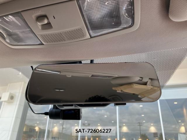 Mitsubishi OUTLANDER PHEV 2015-09 8414266-25