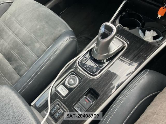 Mitsubishi OUTLANDER PHEV 2017-09 8414262-11